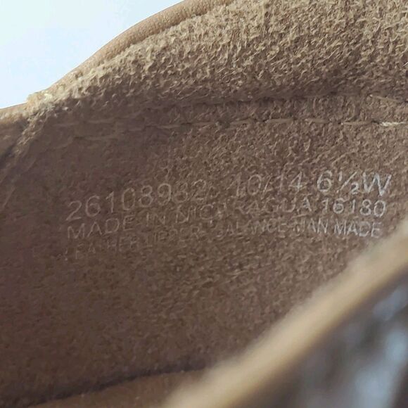 Clark's Wmns Sz 6.5 Tan Beige Leather Strappy Flat Comfort Sandals Preppy Summer - Picture 6 of 8